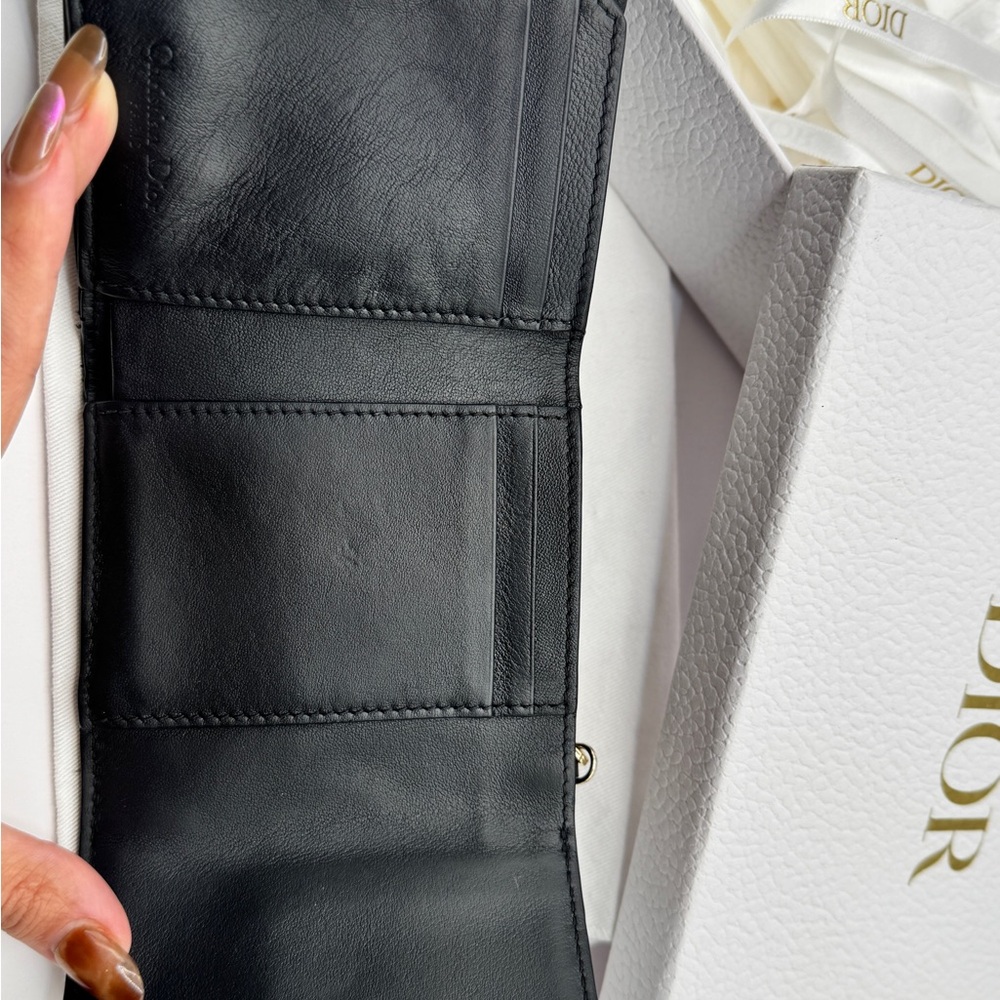 Dior Lady Dior Patent Cannage Compact Wallet - Picture 6 of 10